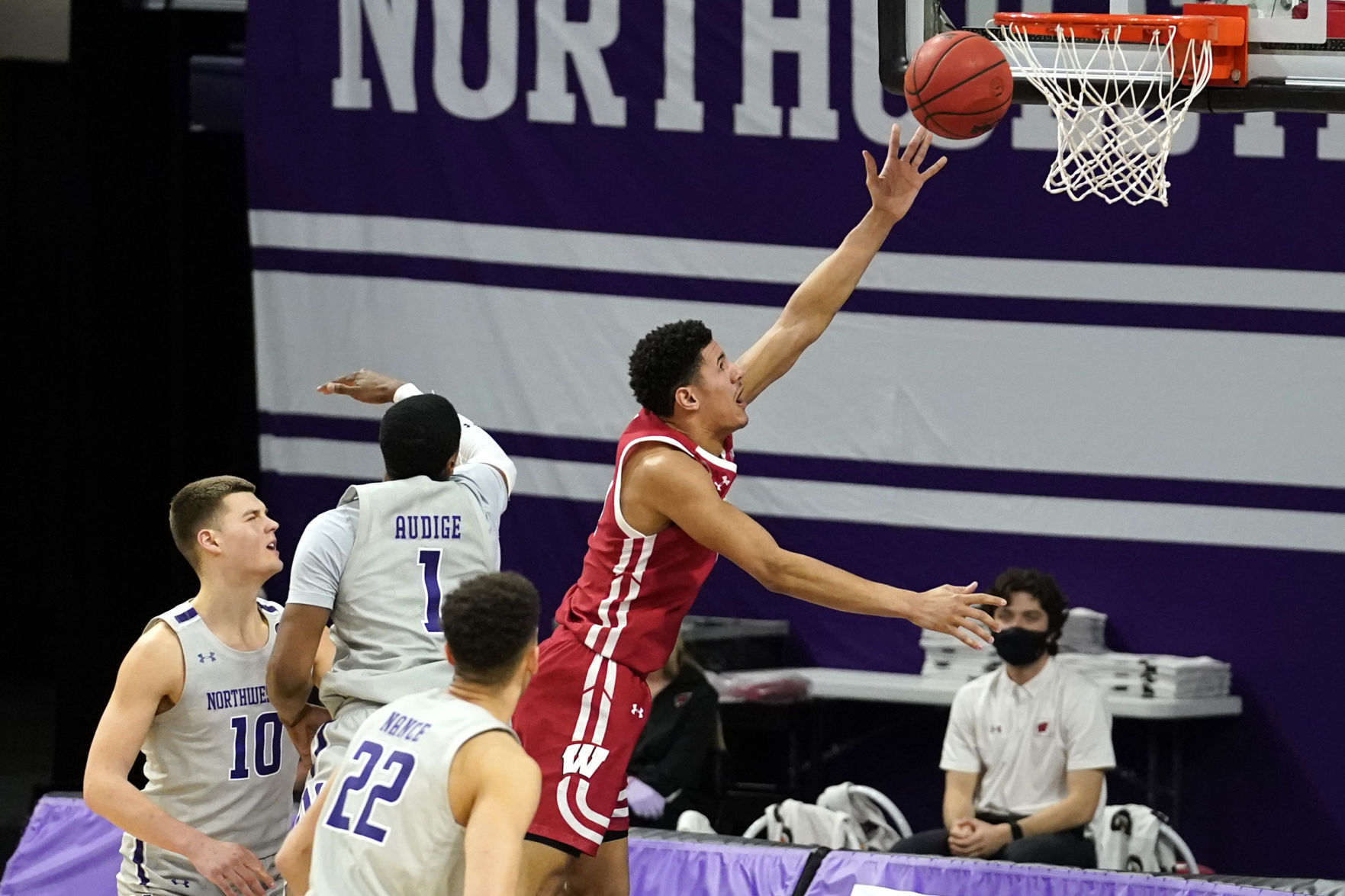 UW 68, Northwestern 51